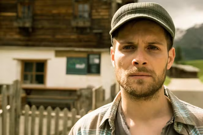 alt="Drehort der Serie Mordach am Pragser Wildsee"