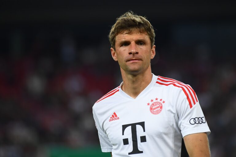 alt="Thomas Müller Lisa Müller als Paar bei einer Veranstaltung"
