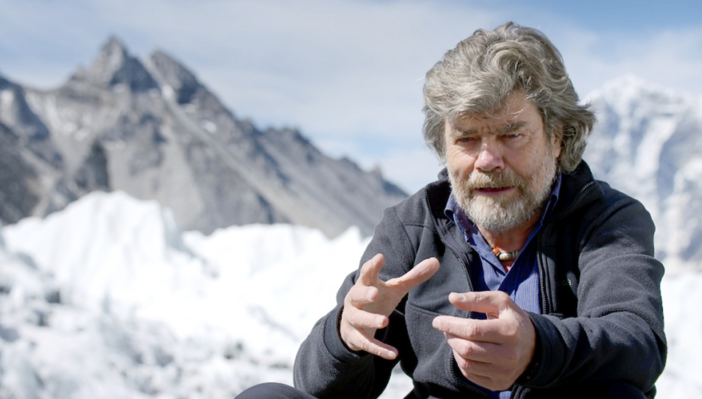 alt="Reinhold Messner Ehepartnerin Diane Schumacher bei einem öffentlichen Auftritt"


