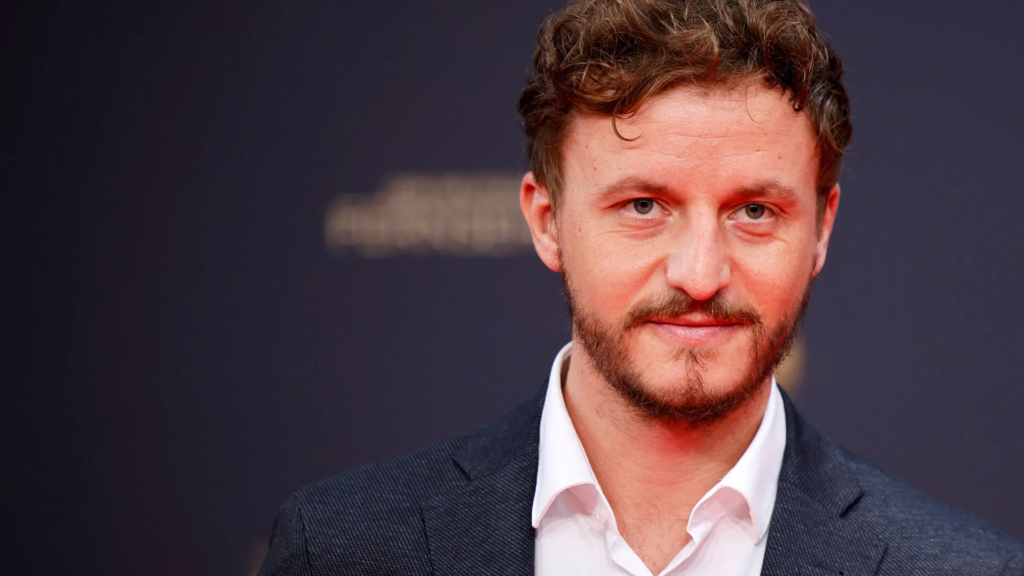 alt="Tommi Schmitt Freundin – aktuelles Liebesleben des Podcasters"