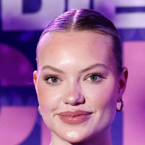 alt="Porträtfoto von Emily Blomma Kerner – inspirierende Persönlichkeit"