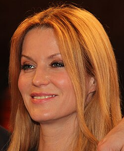 alt="Esther Schweins Karriere und neuer Freund"