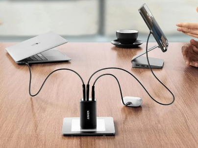 Anker 735-Ladegerät