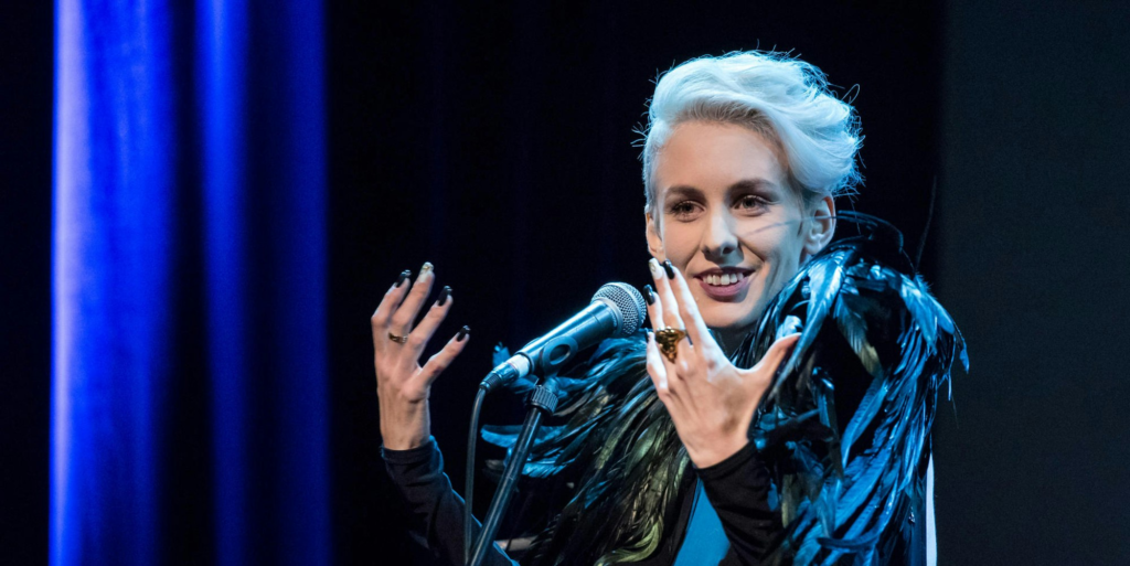 Lisa Eckhart Autorin und Ehefrau von Davide Maddaluno