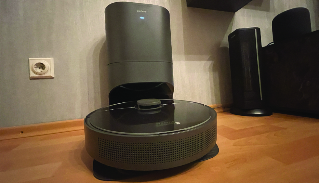 Saugroboter mit Absaugstation