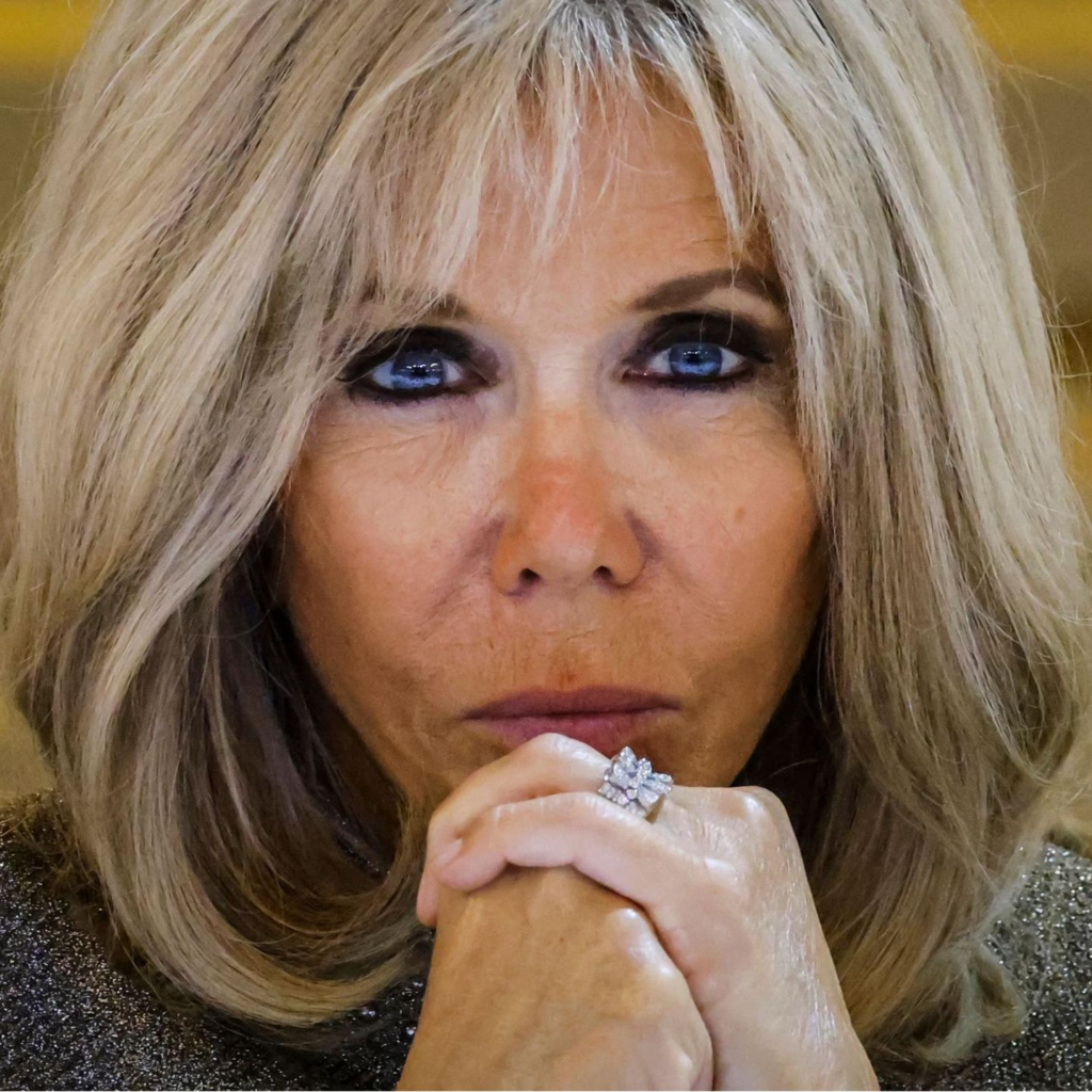 First Lady Brigitte Macron wirkt ungeschminkt und authentisch bei Termin